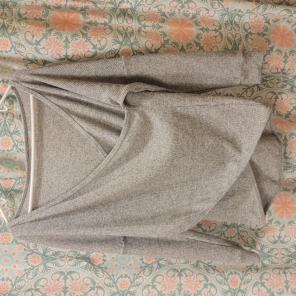 💜 Super cute gray wrap sweater.💕